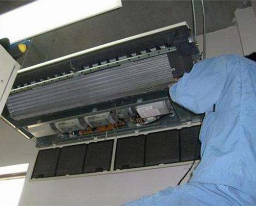 空調外機漏水維修服務電話_附近空調維修師傅上門
